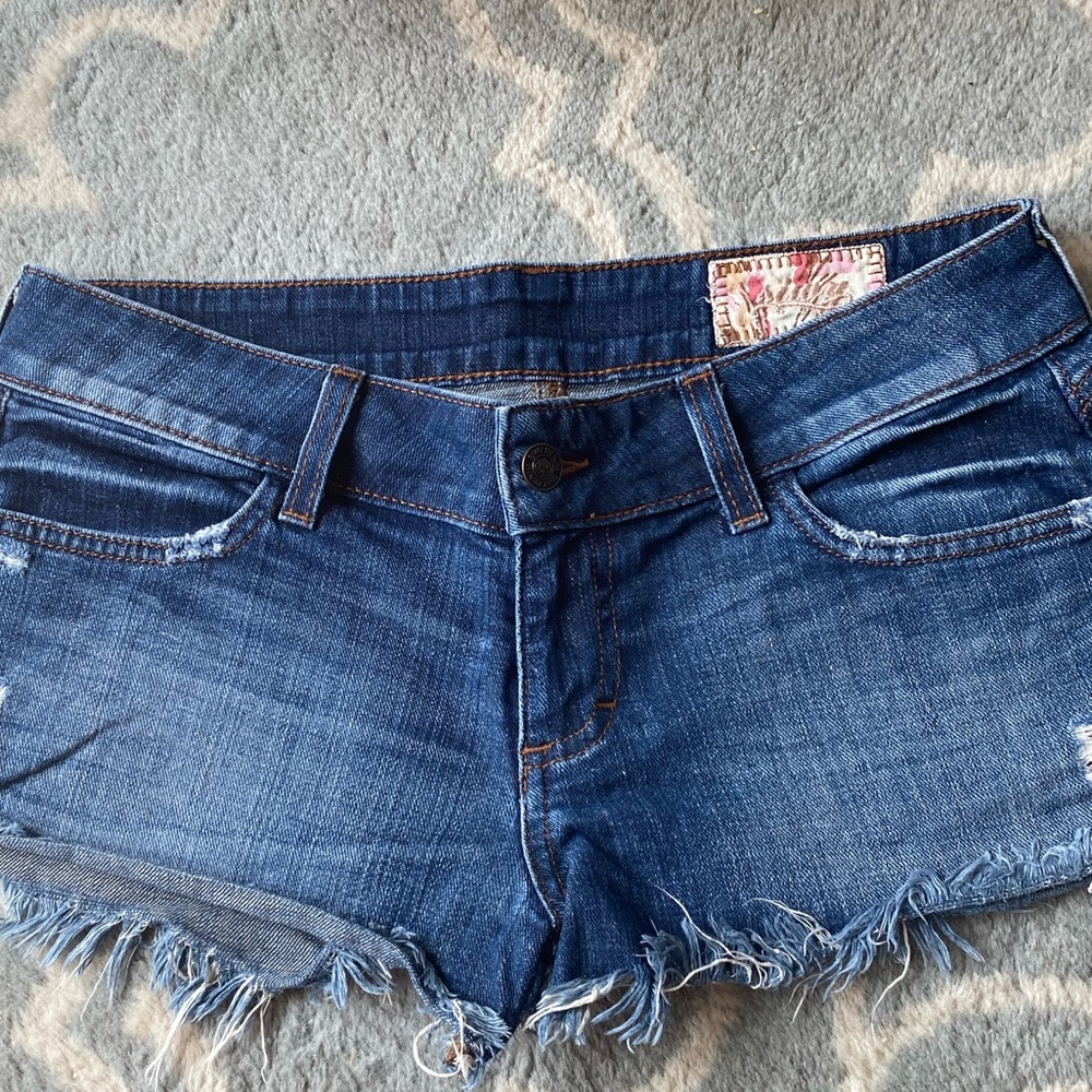Siwy denim shorts.